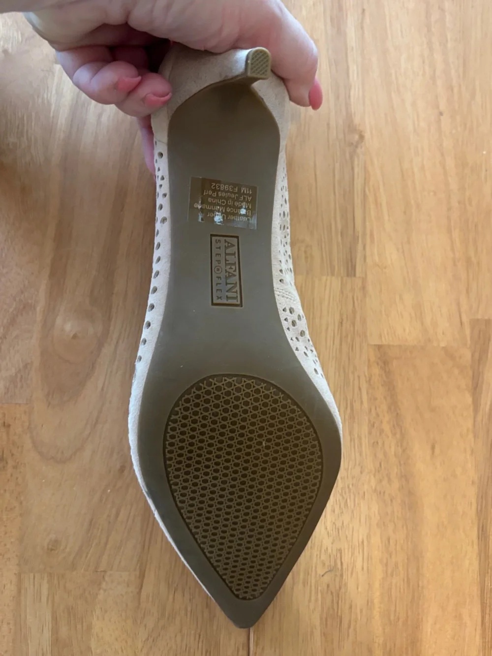 Alfani Pointed Toe Laser-Cut Pumps in Light Beige ~ Women’s 11M ~